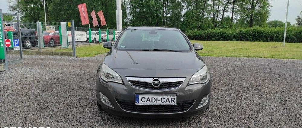 Opel Astra cena 22900 przebieg: 145000, rok produkcji 2011 z Orneta małe 121